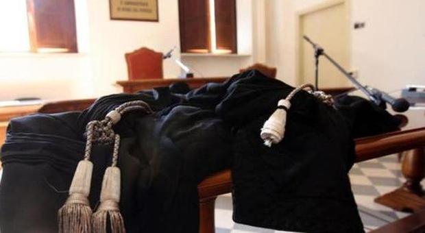 Pena sospesa per il falso avvocato