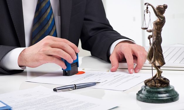Falso avvocato: piovono esposti da tutta Italia