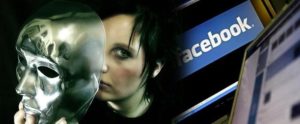 Creare un falso profilo Facebook per adescare minorenni si può considerare pedopornografia?