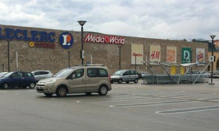 Incidente nel parcheggio del centro commerciale: quali norme sono applicabili?