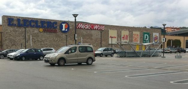Incidente nel parcheggio del centro commerciale: quali norme sono applicabili?